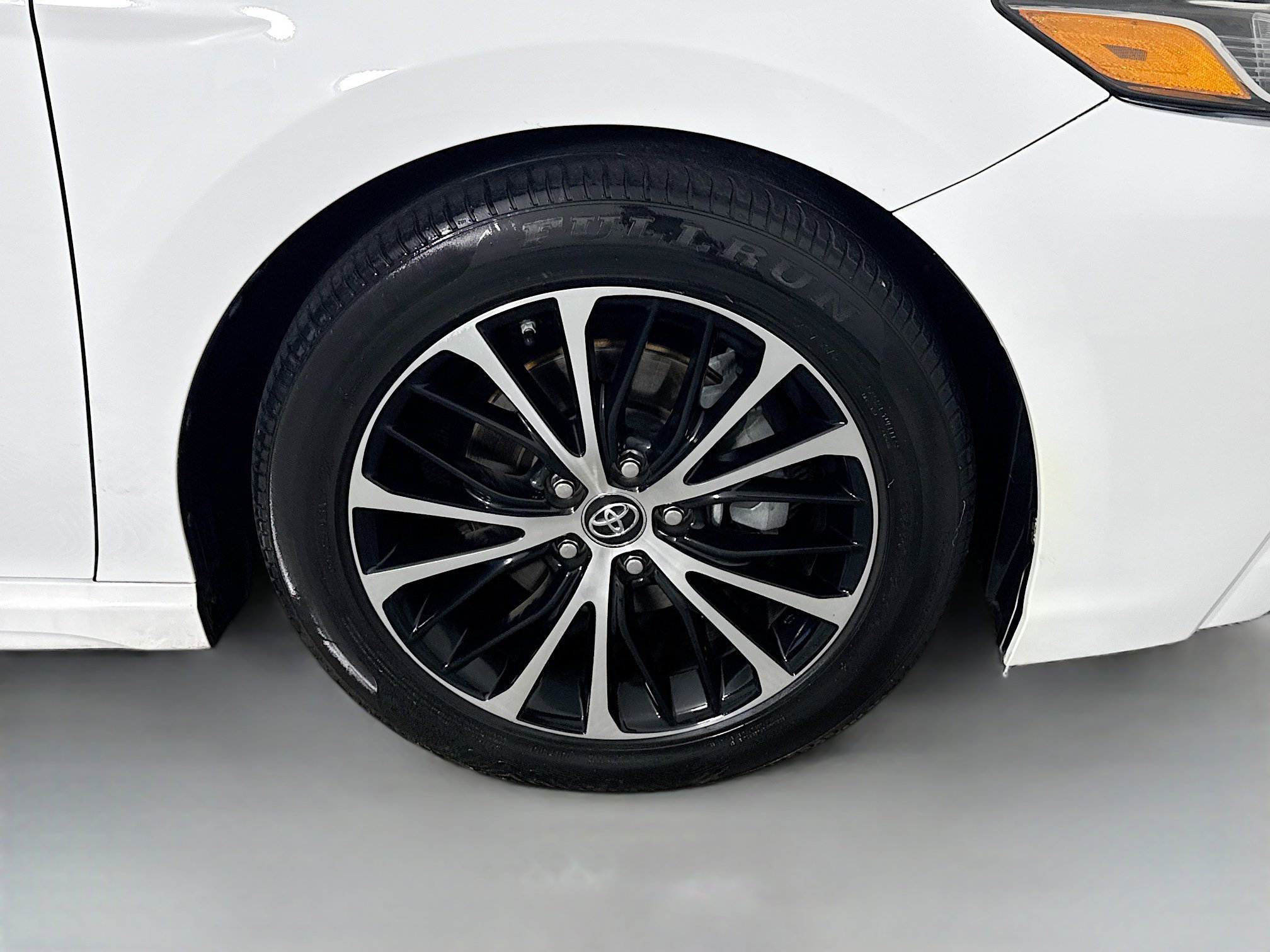 Used 2019 Toyota Camry SE FWD image 31