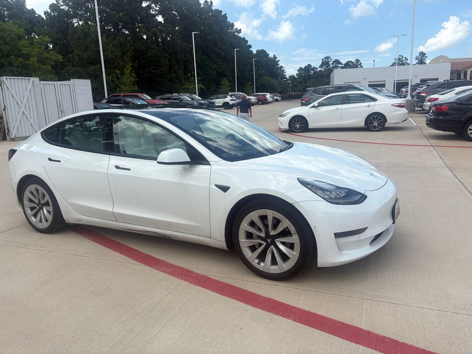 Used 2021 Tesla Model 3 Standard Range Plus RWD image 2