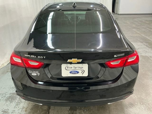 Used 2018 Chevrolet Malibu Premier w/ Premier Sun and Wheel Package image 4