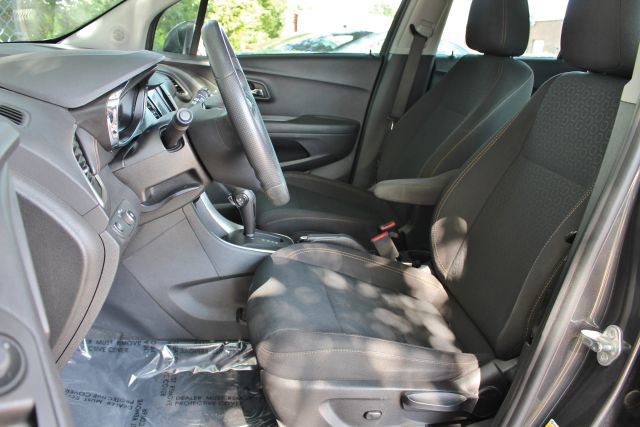 Used 2020 Chevrolet Trax LS image 18