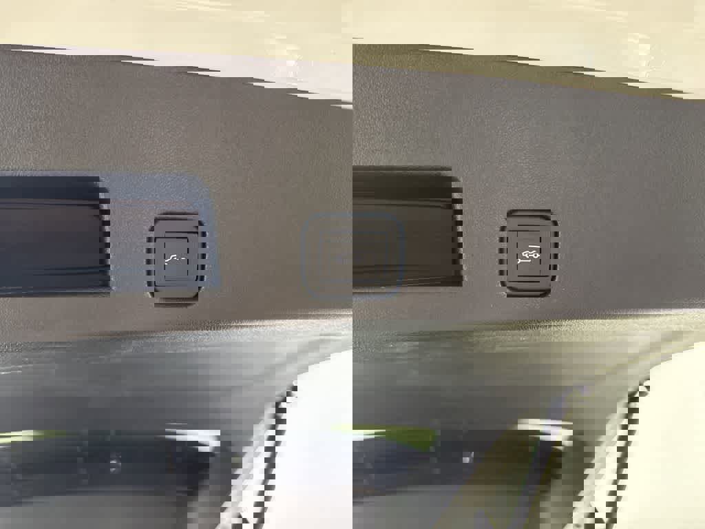 New 2025 GMC Acadia Elevation w/ Elevation Premium Package image 35