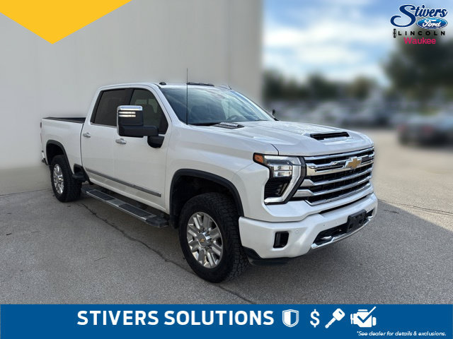 Used 2025 Chevrolet Silverado 3500 High Country w/ Technology Package AWD/4WD image 3