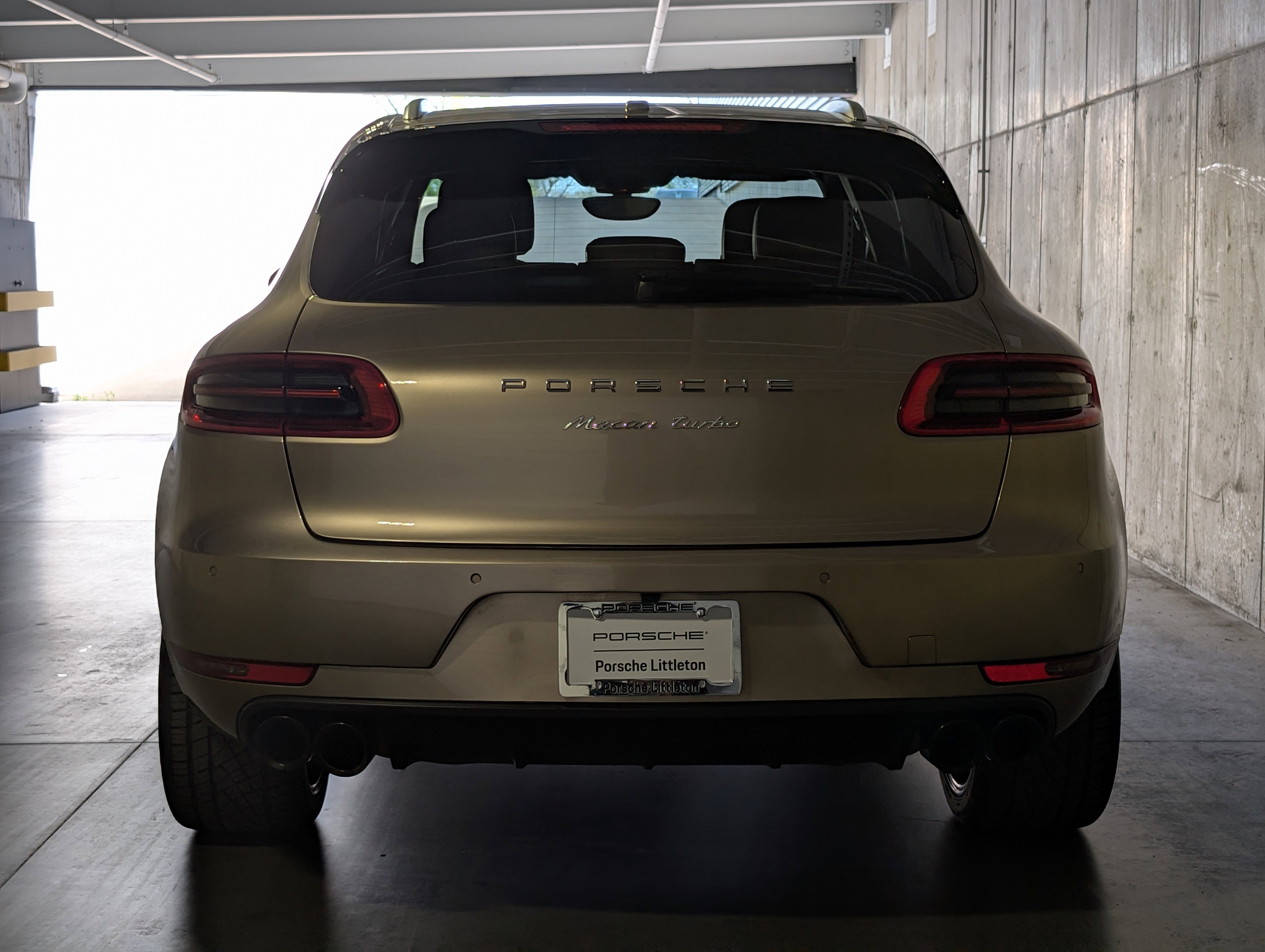 Used 2017 Porsche Macan Turbo image 8