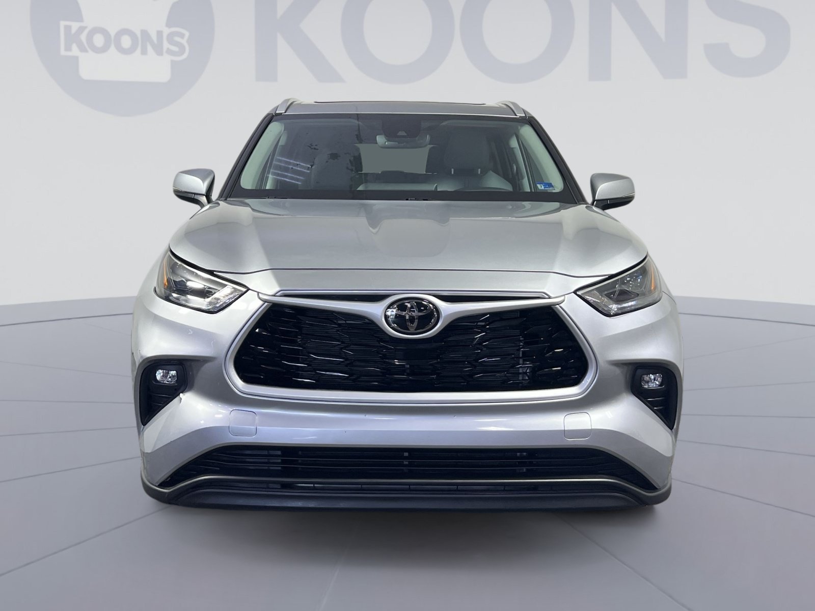 Used 2023 Toyota Highlander XLE FWD image 7