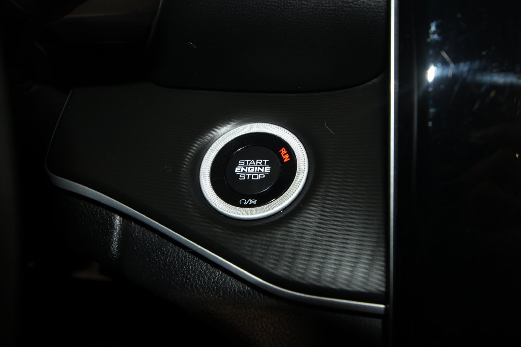 Used 2024 Jeep Grand Cherokee Altitude AWD/4WD image 12