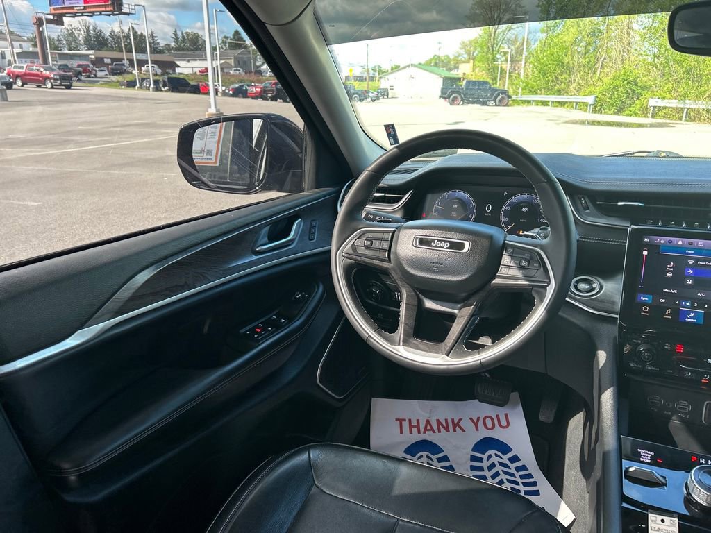 Used 2023 Jeep Grand Cherokee L Limited w/ Trailer Tow Group (B) AWD/4WD image 10