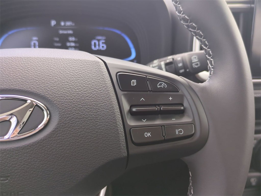 New 2025 Hyundai Venue SEL image 30