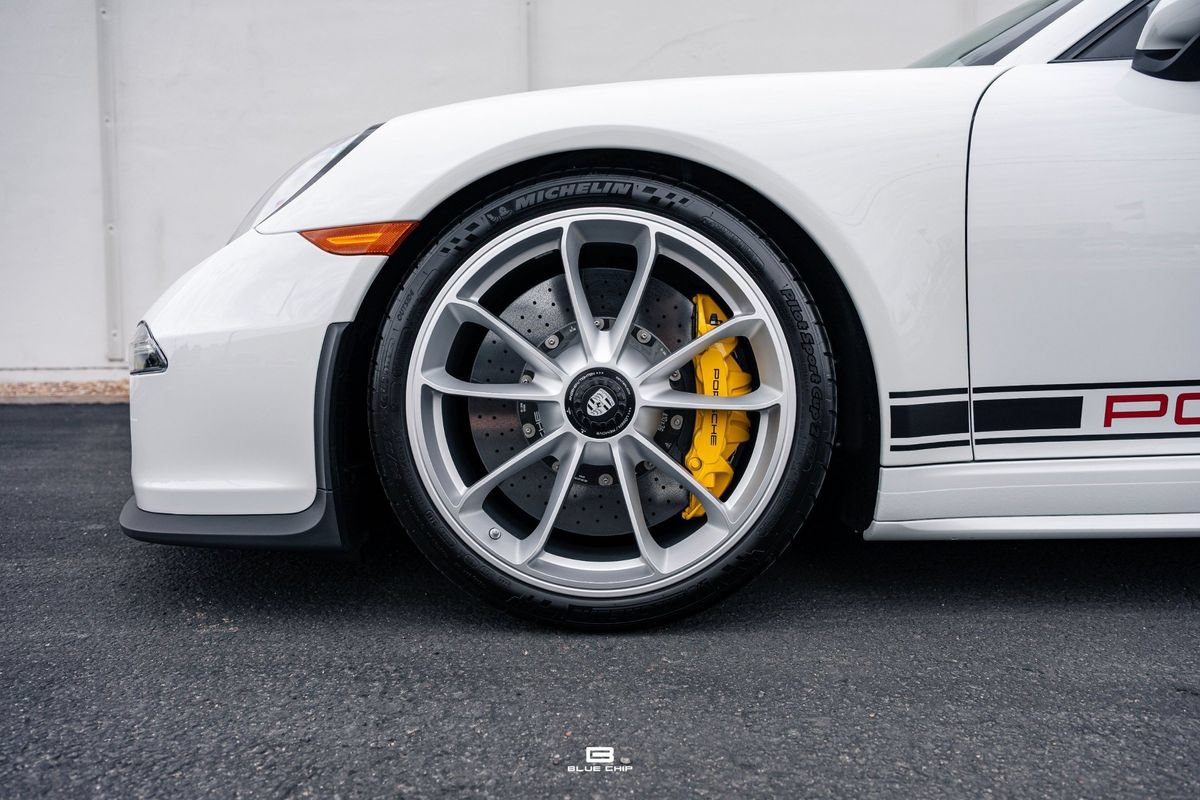 Used 2016 Porsche 911 R RWD image 8