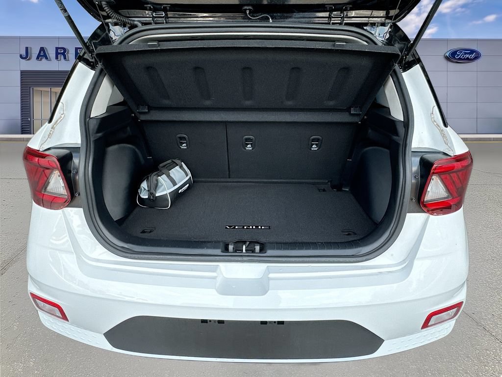 Used 2024 Hyundai Venue Limited FWD image 26