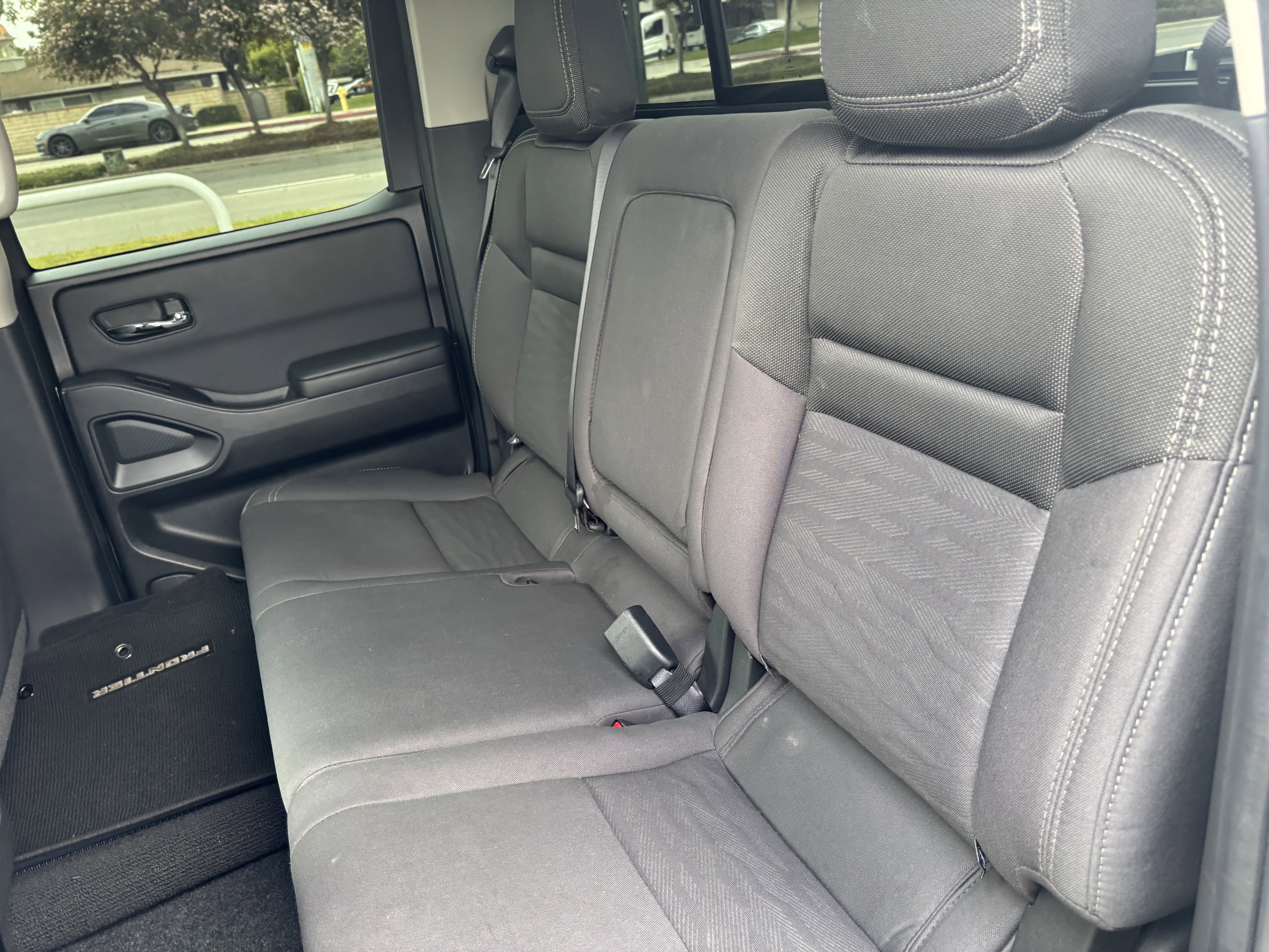 Used 2024 Nissan Frontier SV w/ SV Convenience Package RWD image 15
