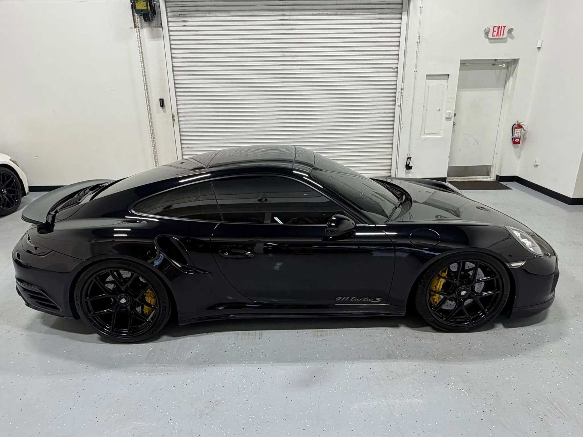 Used 2017 Porsche 911 Turbo S image 10