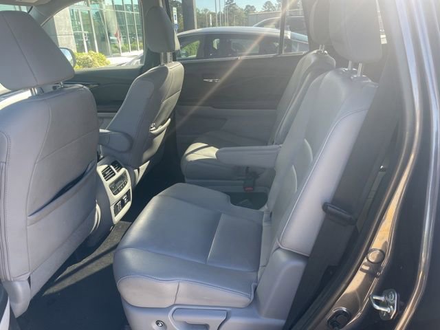 Used 2020 Honda Pilot Touring image 11