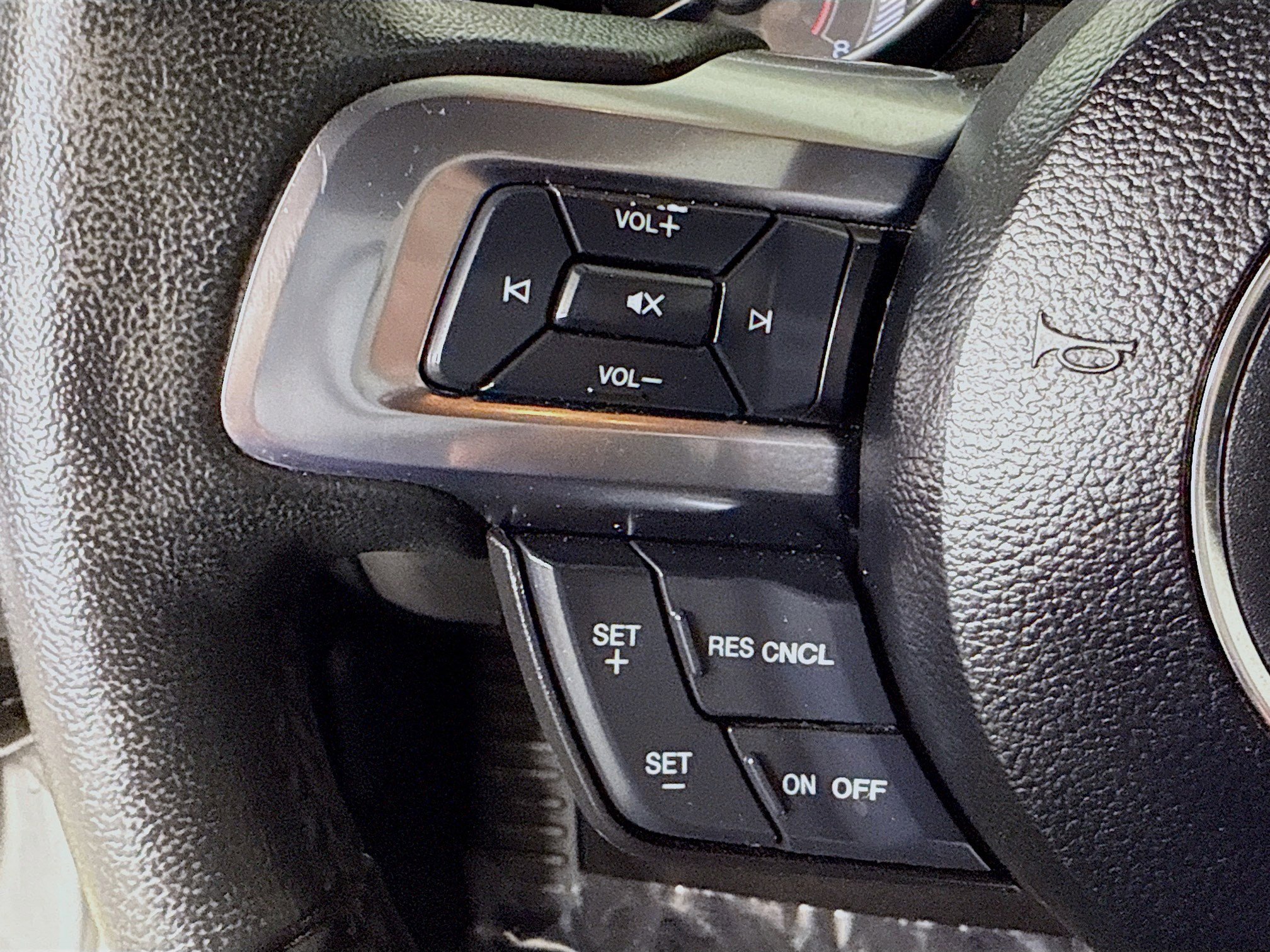 Used 2019 Ford Mustang Coupe image 14