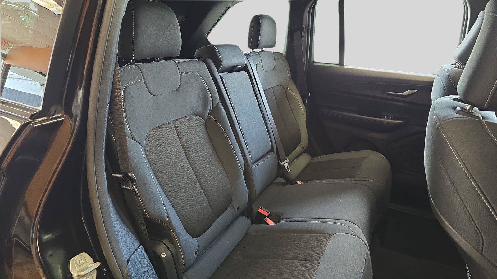 Used 2024 Jeep Grand Cherokee Laredo X AWD/4WD image 16