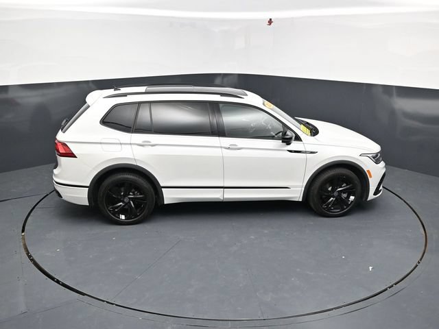 Used 2023 Volkswagen Tiguan SE R-Line AWD/4WD image 58