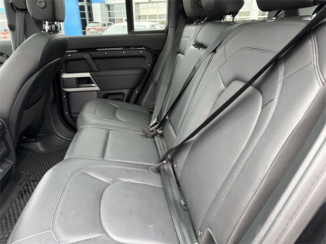 Used 2024 Land Rover Defender 110 S image 13