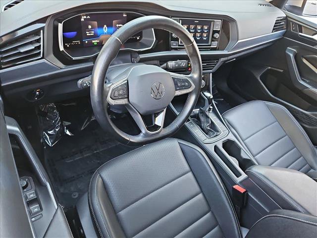 Used 2022 Volkswagen Jetta SE w/ Panoramic Sunroof Package FWD image 10