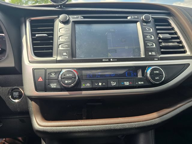 Used 2015 Toyota Highlander Limited AWD/4WD image 24