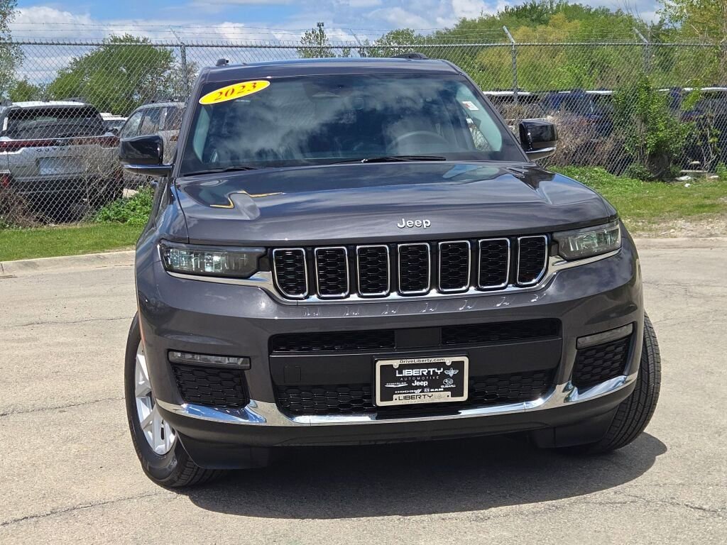 Used 2023 Jeep Grand Cherokee L Limited AWD/4WD image 4