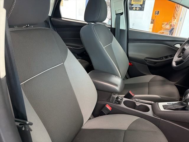 Used 2014 Ford Focus SE FWD image 27