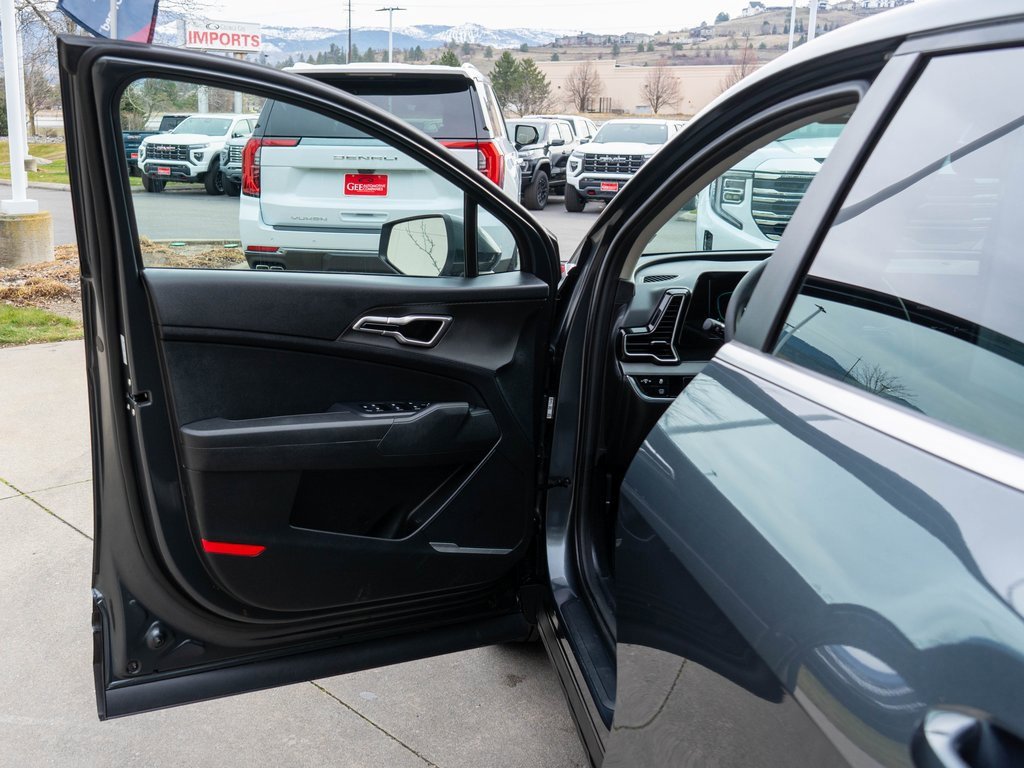 Certified 2024 Kia Sportage LX image 15