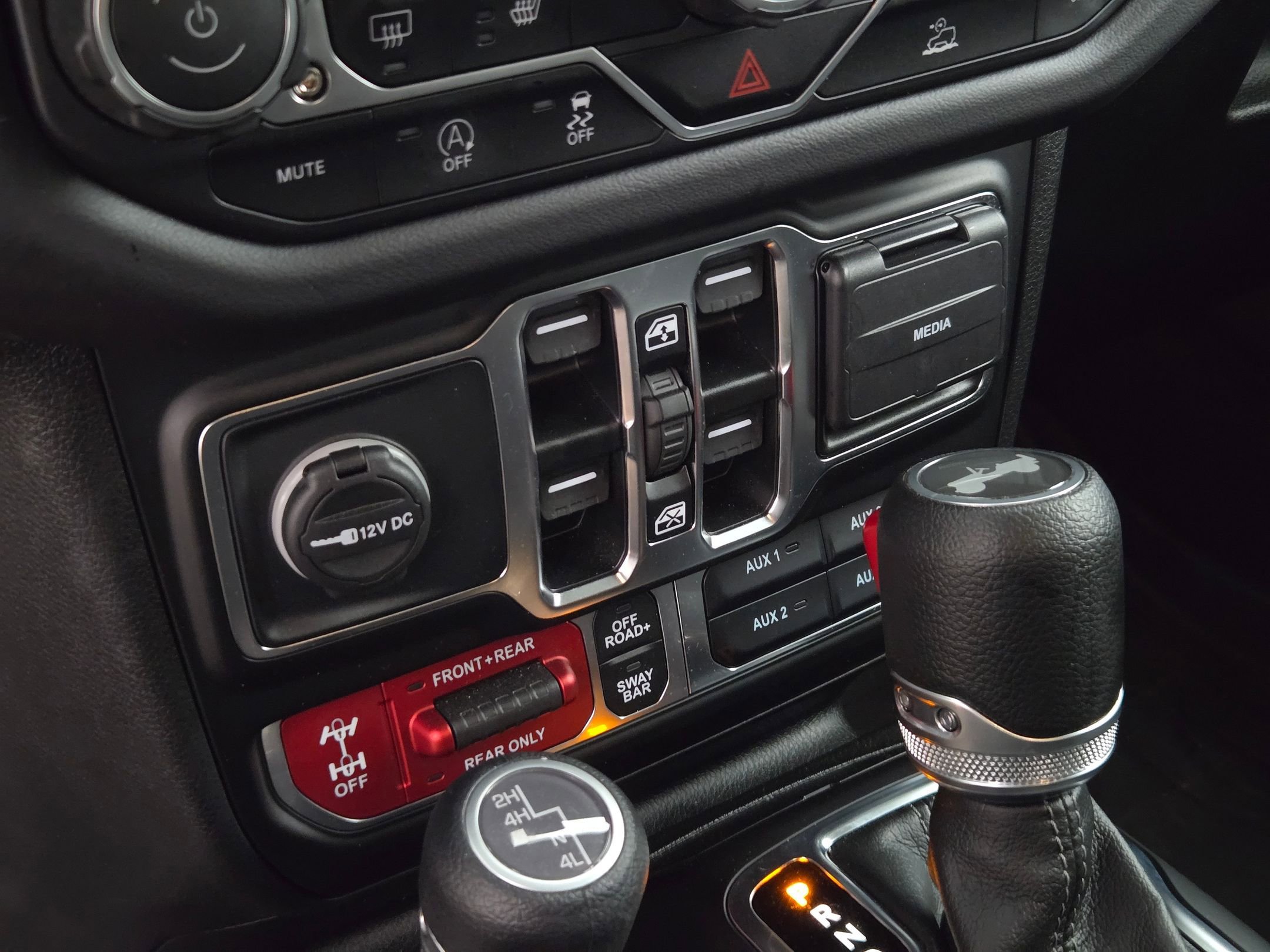 Used 2025 Jeep Wrangler Unlimited Rubicon w/ XTREMEE 35" Tire Package image 20