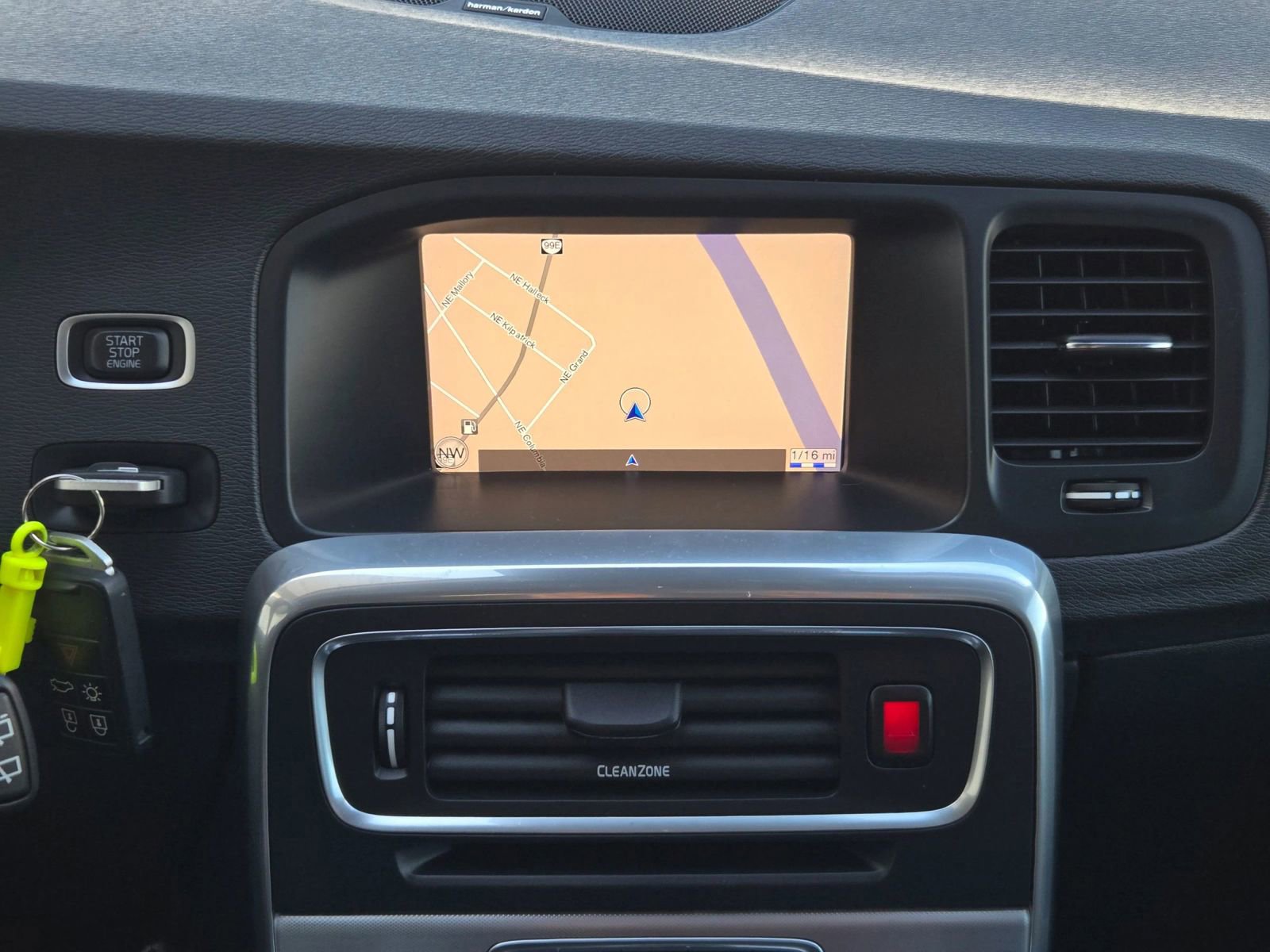 Used 2017 Volvo V60 T5 Cross Country Platinum w/ Climate Package image 27