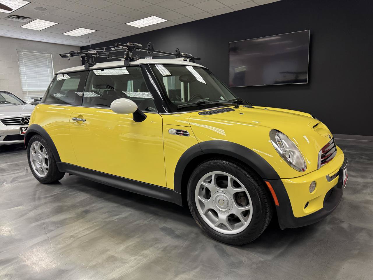 Used 2005 MINI Cooper S FWD image 4