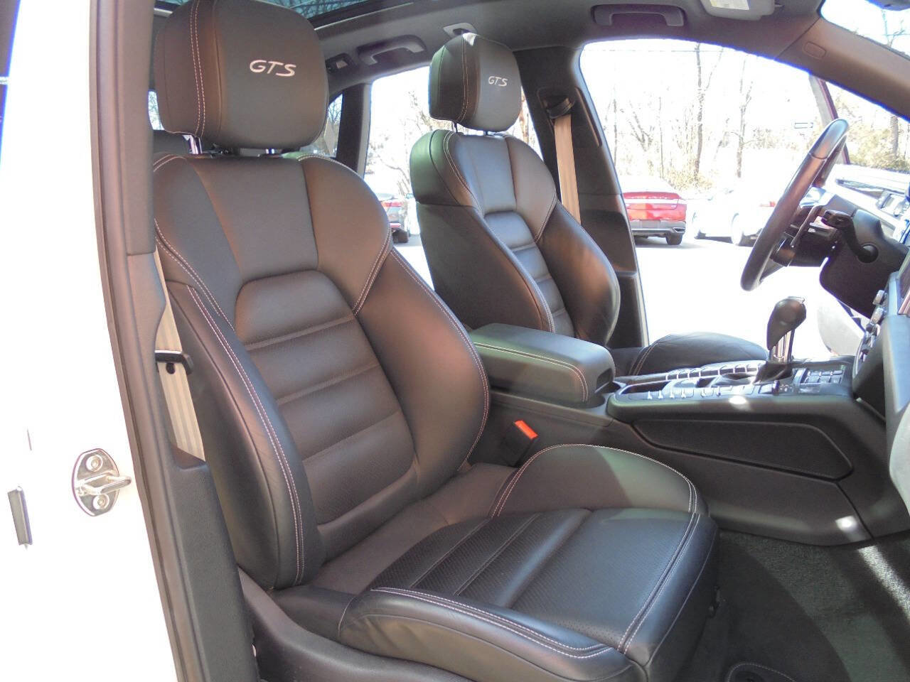 Used 2021 Porsche Macan GTS image 9