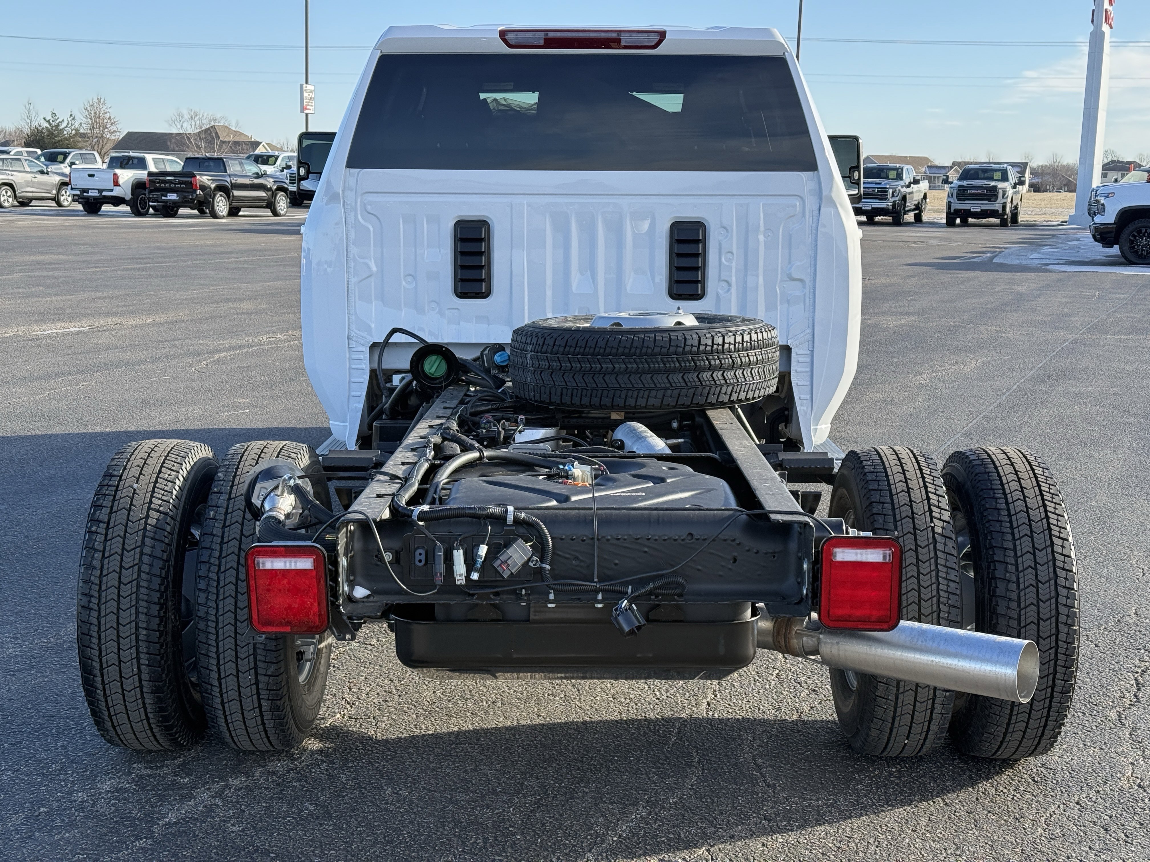 New 2026 GMC Sierra 3500 SLE image 4