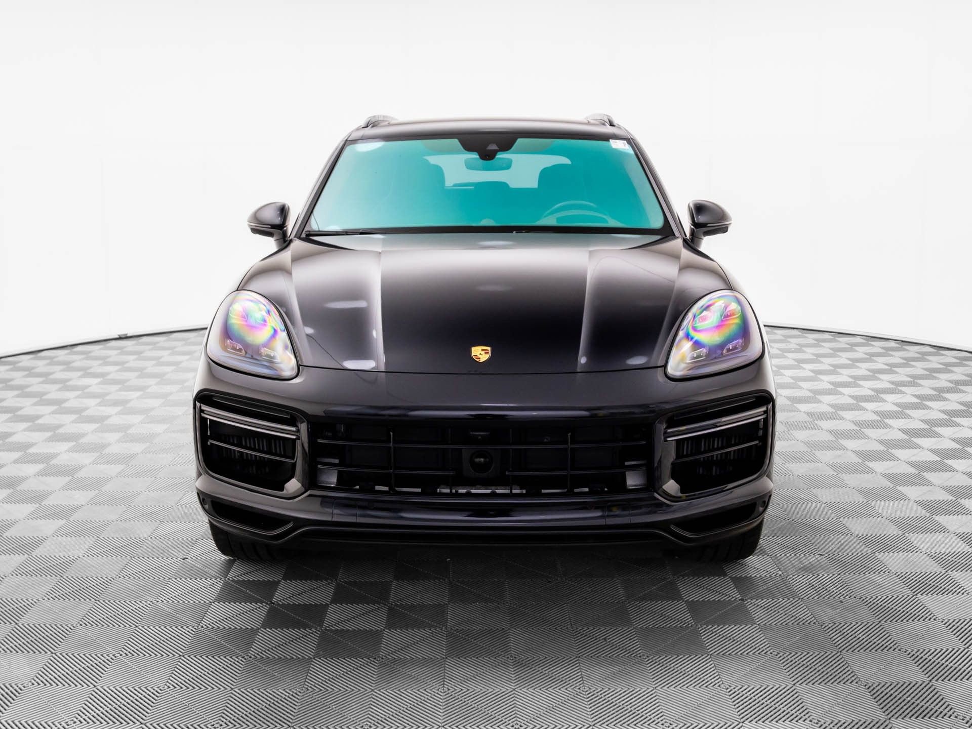 Used 2021 Porsche Cayenne Turbo S image 9