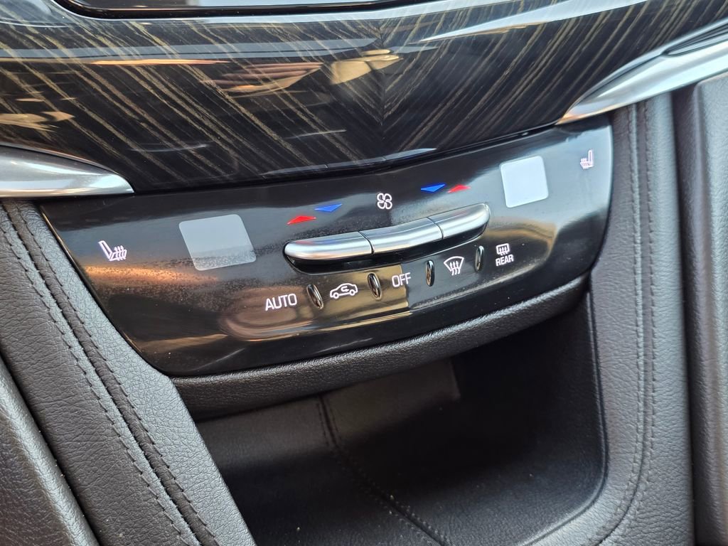 Used 2020 Cadillac XT6 Premium Luxury image 36