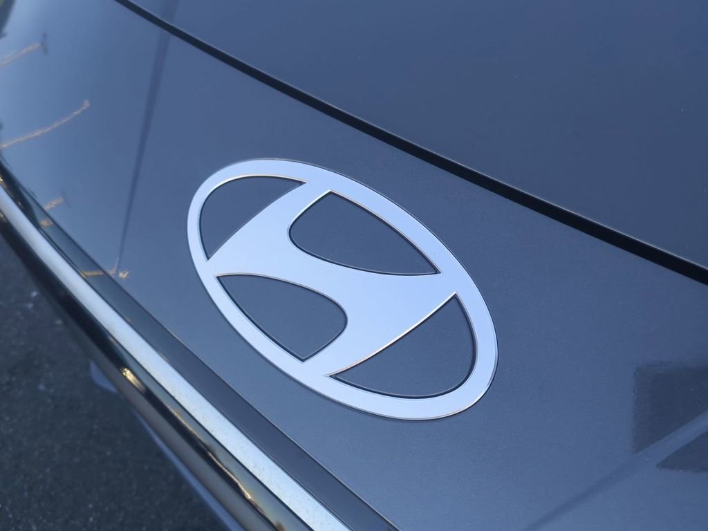 New 2026 Hyundai Elantra Limited image 13