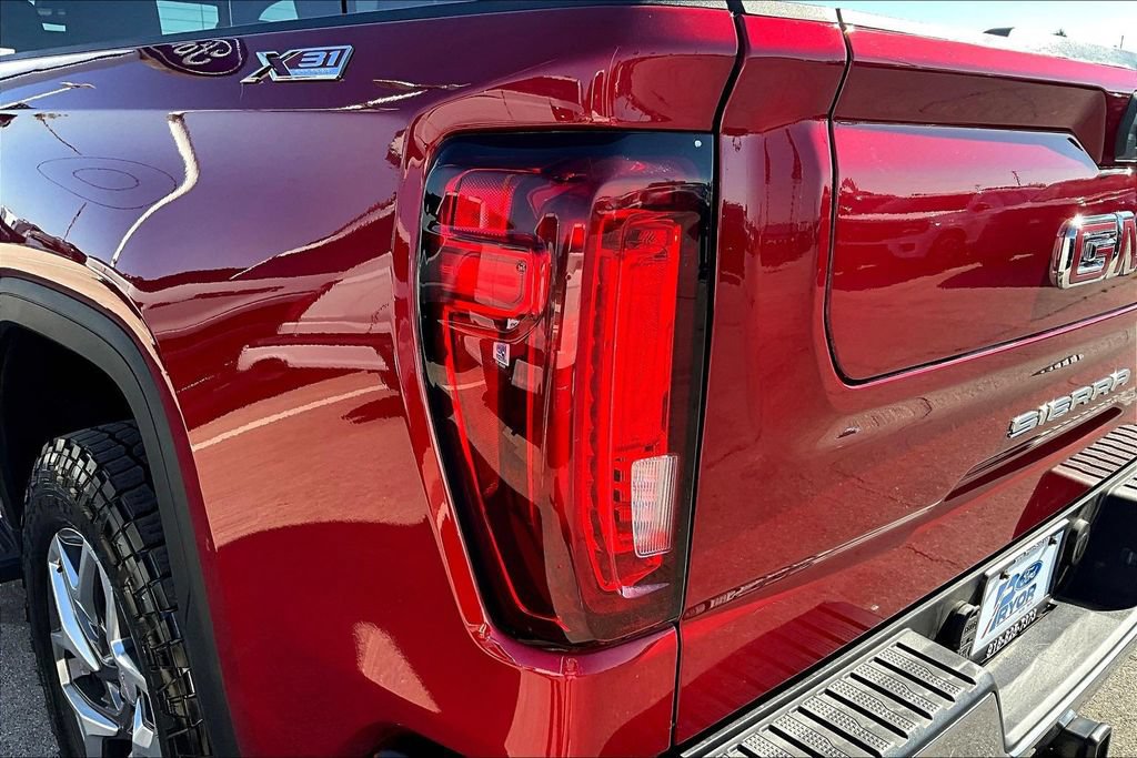 Used 2023 GMC Sierra 1500 SLT w/ SLT Premium Package AWD/4WD image 33