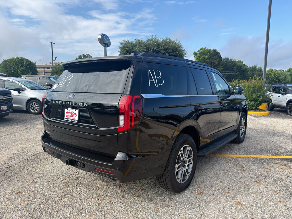 New 2026 Ford Expedition Active RWD image 5