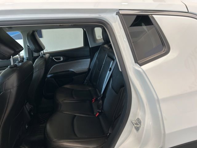 Used 2022 Jeep Compass Latitude w/ Sun and Sound Group image 17