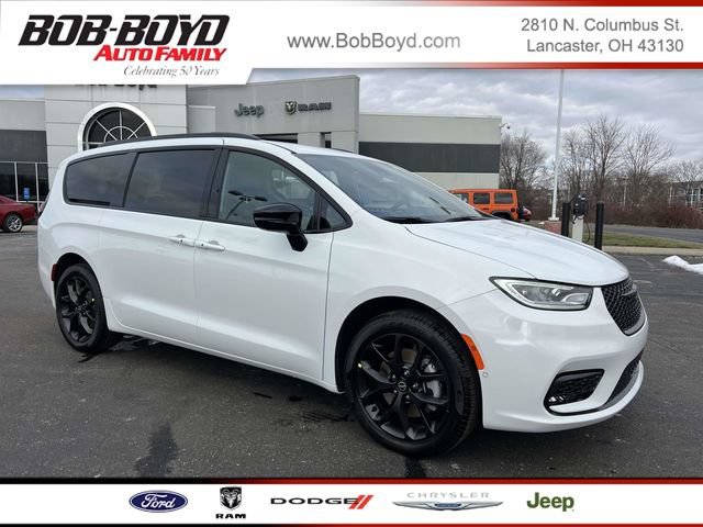 New 2026 Chrysler Pacifica Select w/ S Appearance Package