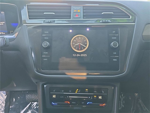 Used 2022 Volkswagen Tiguan SE image 18