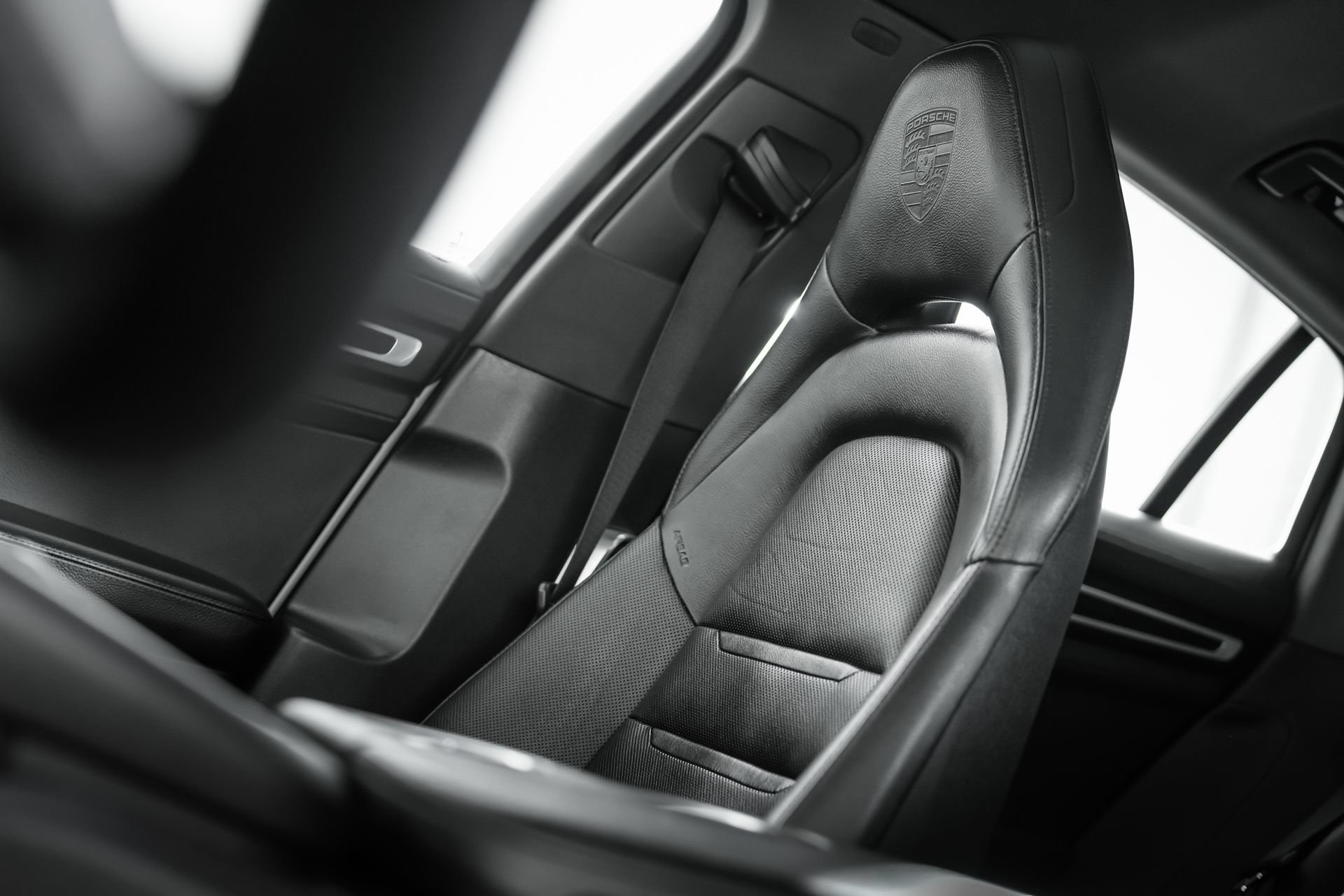 Used 2023 Porsche Panamera Platinum Edition RWD image 95
