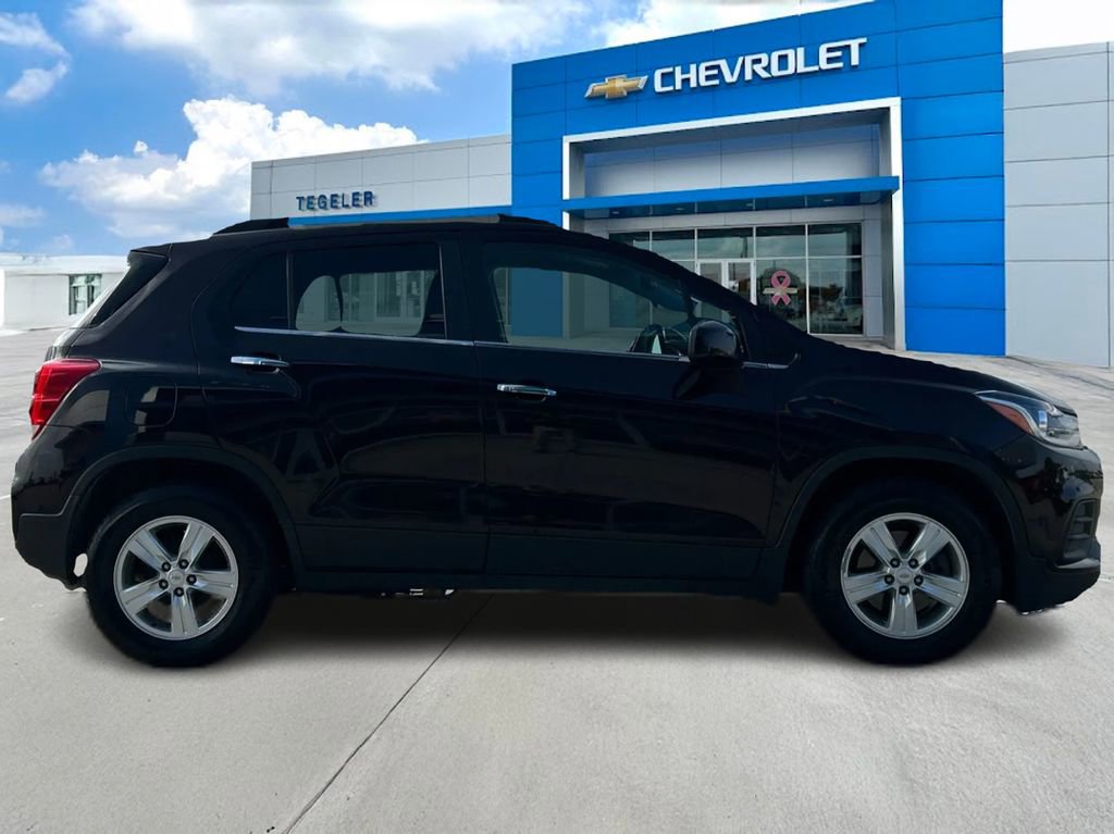 Used 2020 Chevrolet Trax LT w/ LT Convenience Package image 4