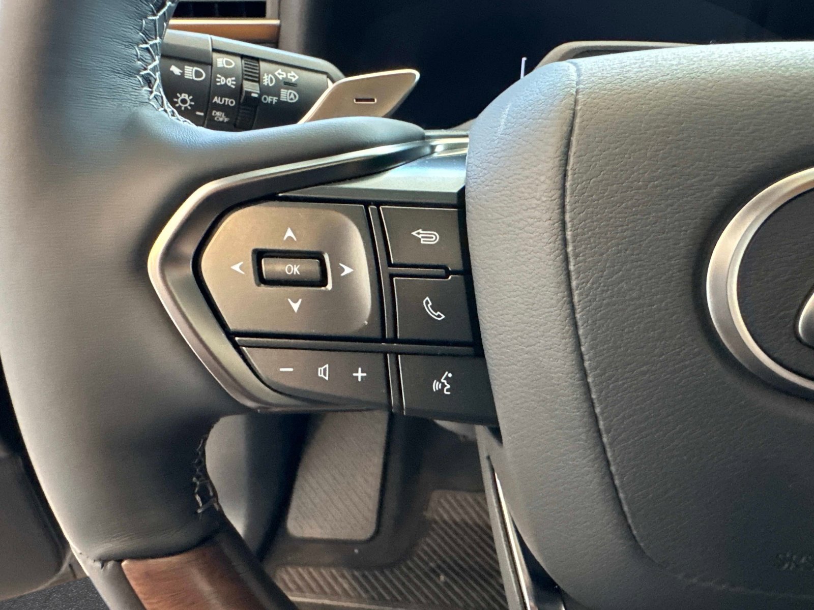 New 2026 Lexus LX 600 4WD w/ Luxury Package image 31