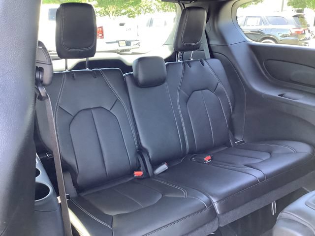New 2027 Chrysler Pacifica Select FWD image 35