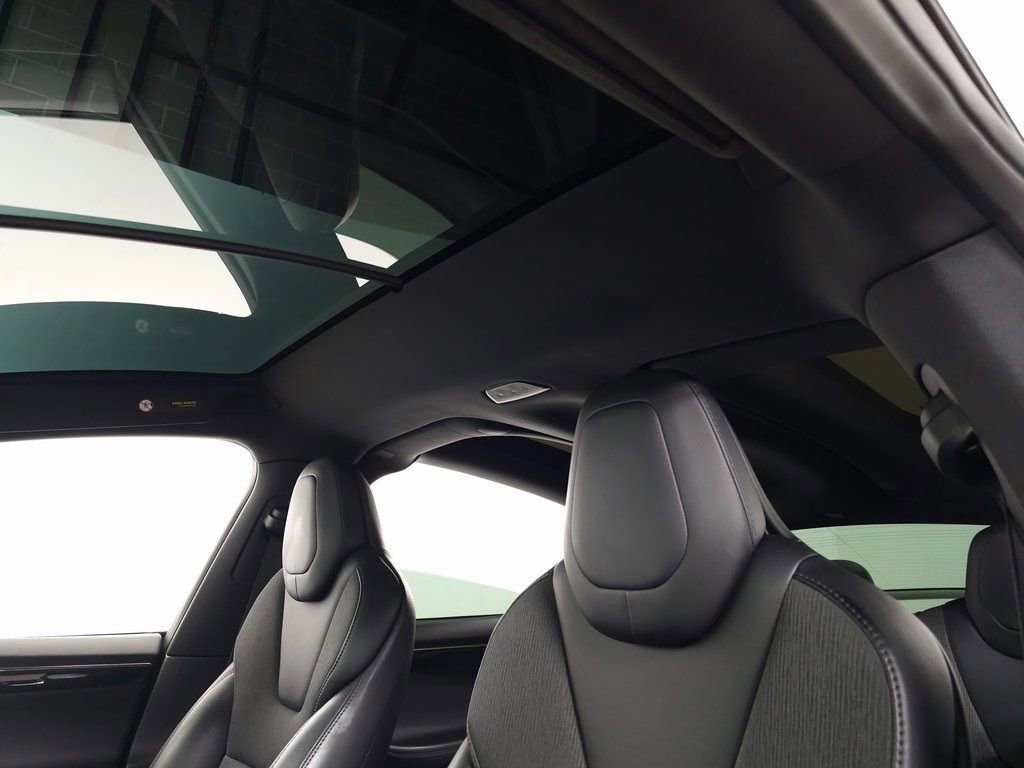 Used 2018 Tesla Model X 75D image 15