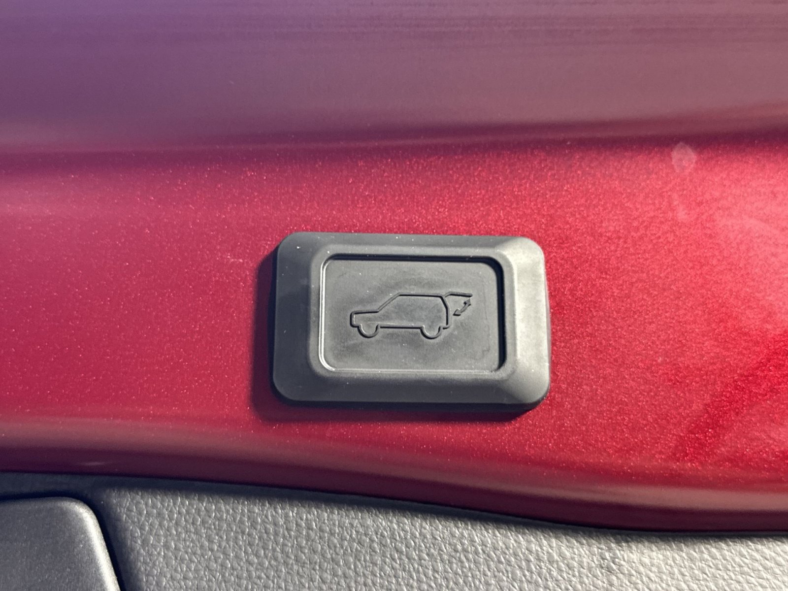 Used 2022 Toyota RAV4 XLE Premium AWD/4WD image 39