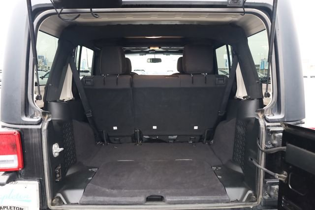 Used 2018 Jeep Wrangler Unlimited Rubicon w/ Connectivity Group AWD/4WD image 26