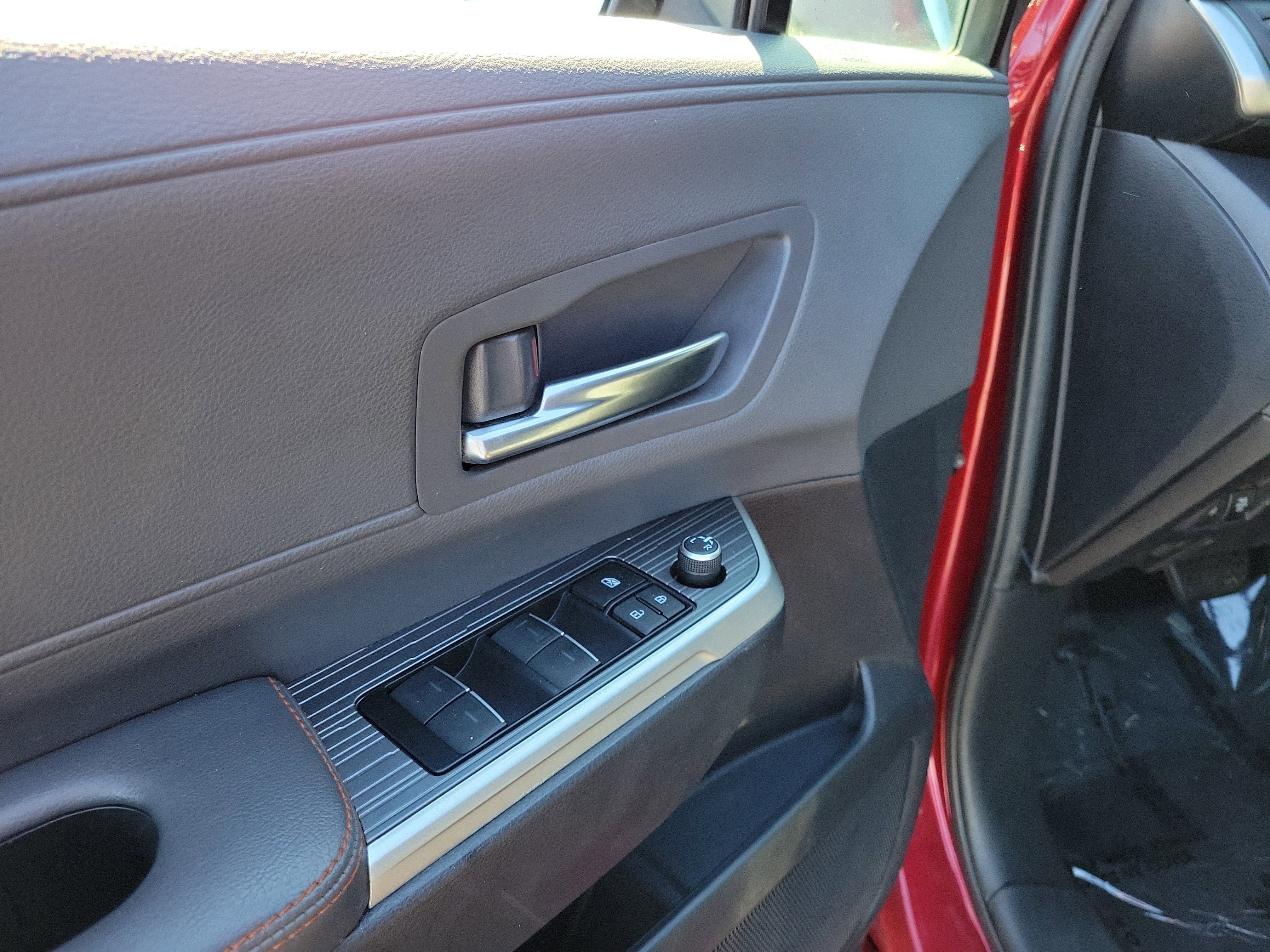 Used 2022 Toyota Sienna XSE w/ XSE Plus Package AWD/4WD image 18