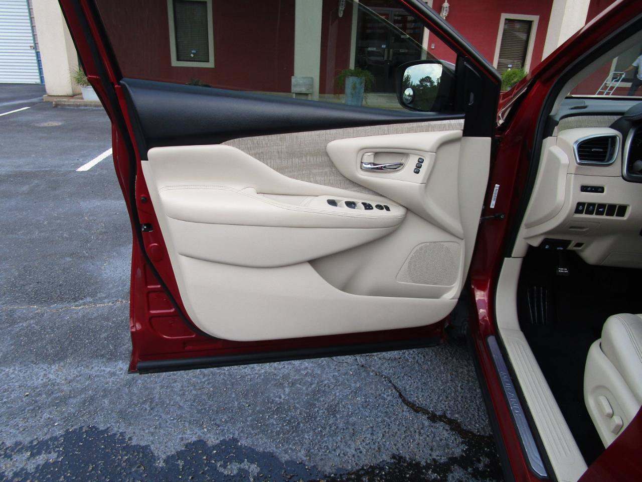 Used 2019 Nissan Murano SL FWD image 20