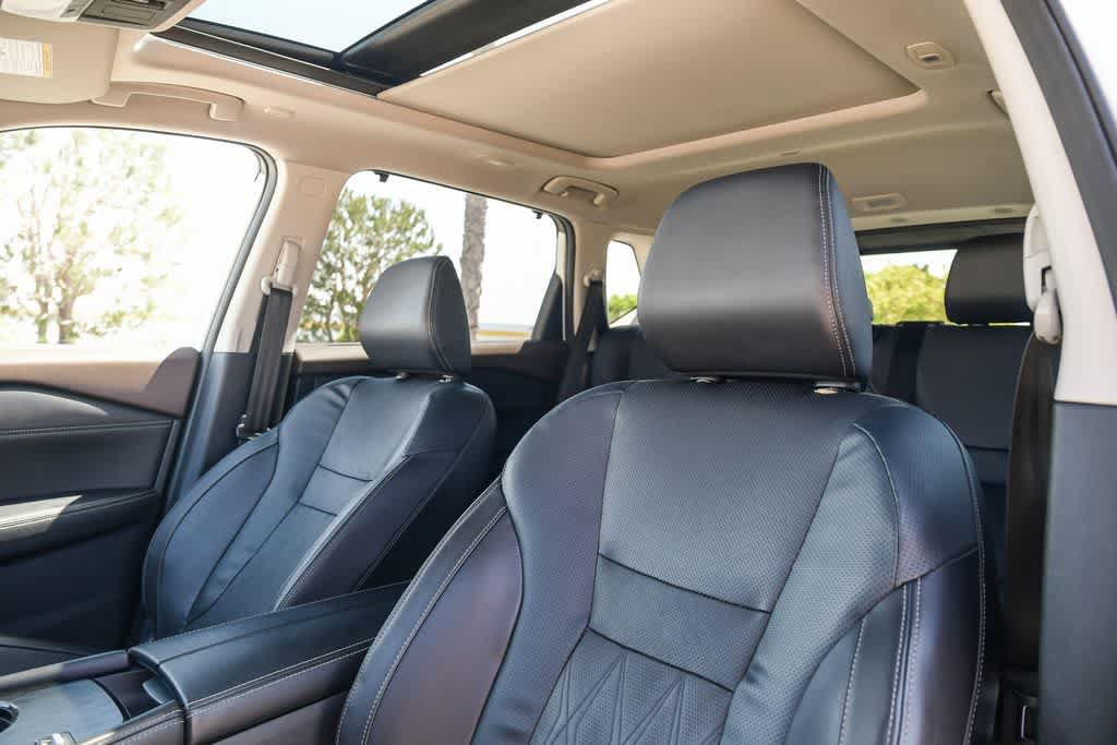 Used 2023 Nissan Rogue Platinum w/ Platinum Premium Package FWD image 17
