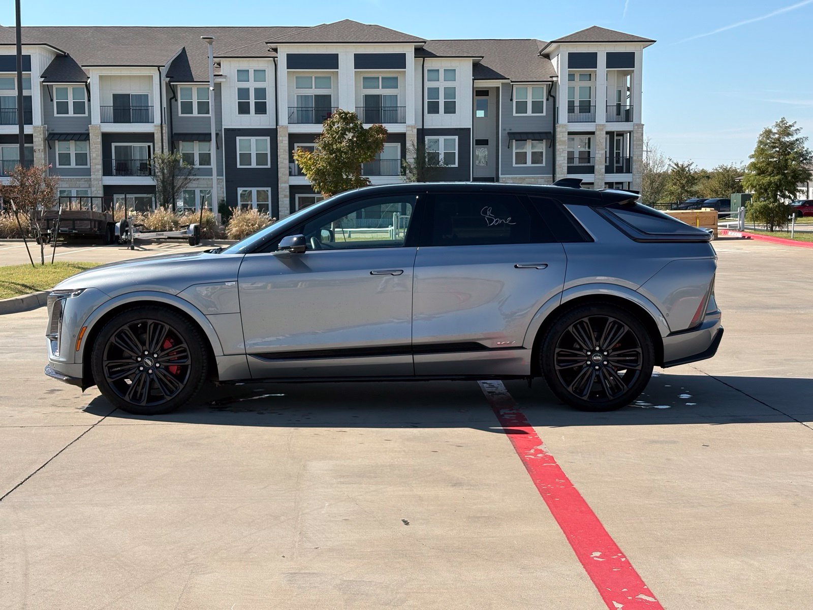 Used 2026 Cadillac Lyriq V w/ Exterior Carbon Fiber Package AWD/4WD image 4