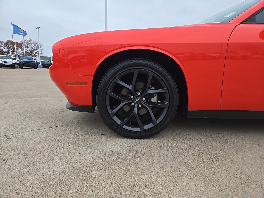 Used 2021 Dodge Challenger SXT w/ Blacktop Package image 13